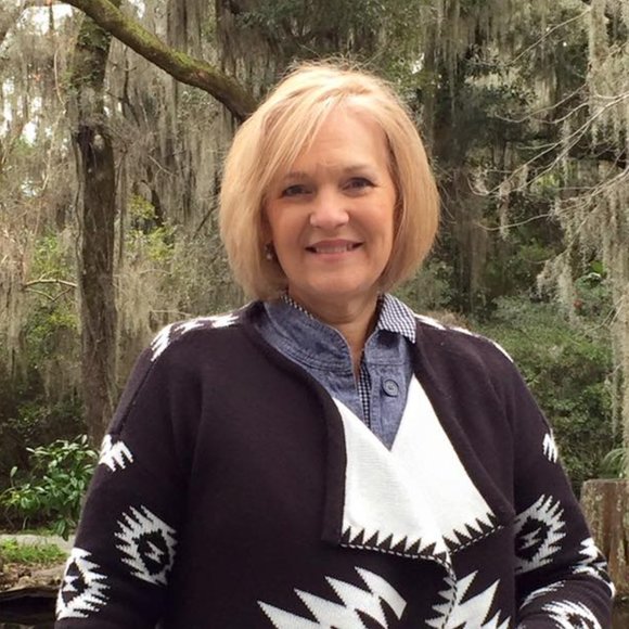 Meet your Posher, Edwina - Picture 2 of 4